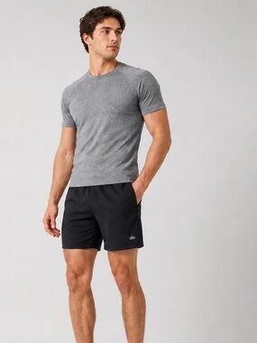 Alo Yoga Conquer React Performance Shorts 7” Black Athletic size L